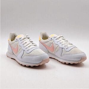 Nike Women's White and Peach Sneakers